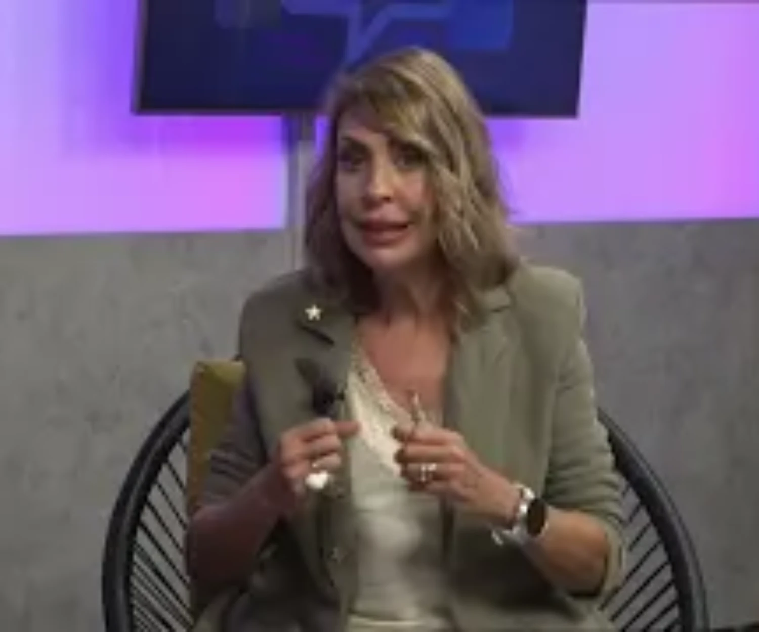 Loida Primo hablando sobre liderazgo consciente en tiempos de cambio durante su entrevista en Espai Obert TV.